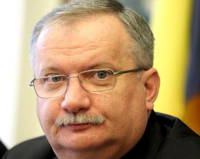 Ioan Mang demisionează de la conducerea Educației