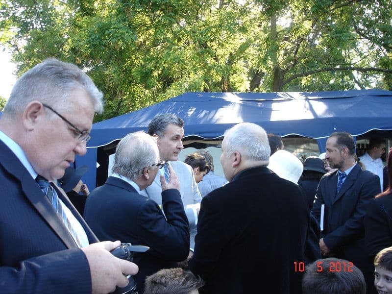 Invitaţie onora(n)tă la Palat… a patru profesori dorohoieni