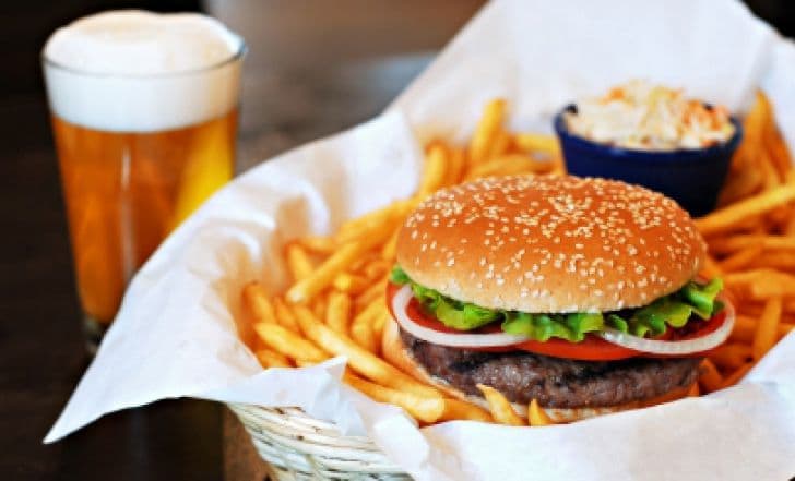 Taxă pe hamburgeri, șaorma și bere