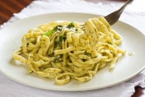 Tagliatelle cu sos de smântână