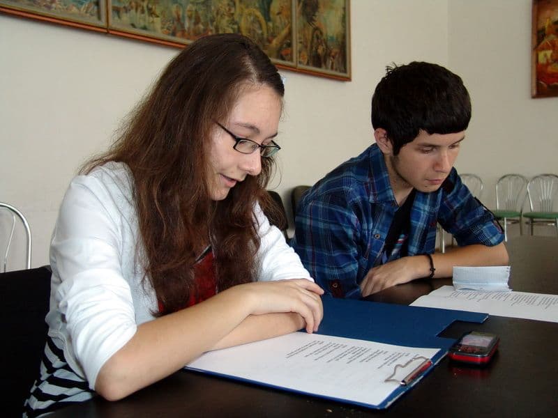 Întâlnirea Cenaclului EDITOR: Eseu, Poezie, Adâncimea interpretării