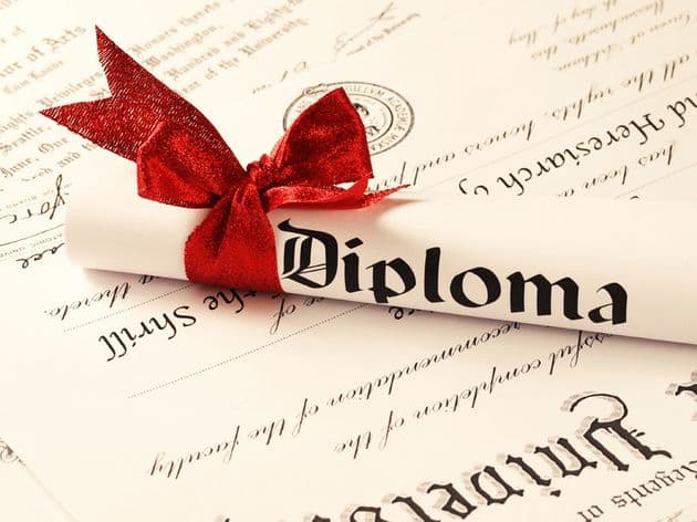 Absolvenţii Universităţii Spiru Haret își vor primi diplomele!