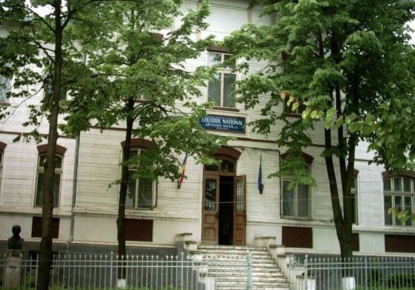 Directorul CN „Grigore Ghica” Dorohoi a fost schimbat în funcţie. Vezi cine i-a luat locul!