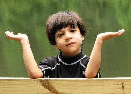 Ai un copil plângăcios? Iată cum îl dezveţi