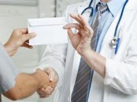 Medicii nu vor mai putea fi acuzați de luare de mită!