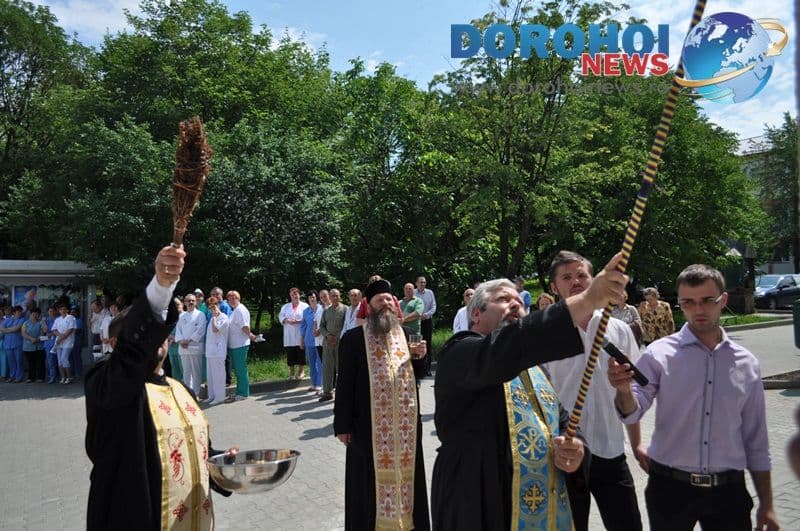 Ieri a avut loc slujba de resfinţire a Spitalului Municipal Dorohoi