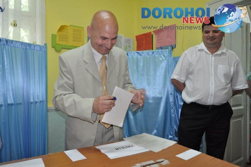 Ioan Muha a votat alături de soţie, la Grădiniţa nr.4