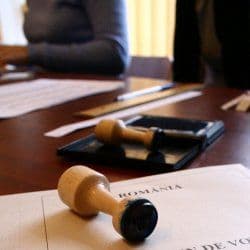 S-a terminat votarea! Prezenţa la vot, până la ora 20:00, a fost de 49,68%