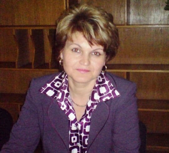 Daniela Azoicăi și Corneliu Furtună nu vor să renunțe la funcția de director