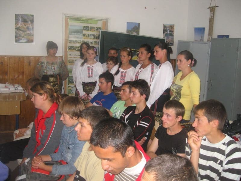 S.A.M. „Ion Pillat” Dorohoi: Pe prispa cu datini