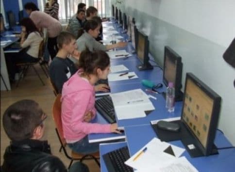 Bac 2012: Astăzi a început proba de evaluare a competenţelor digitale