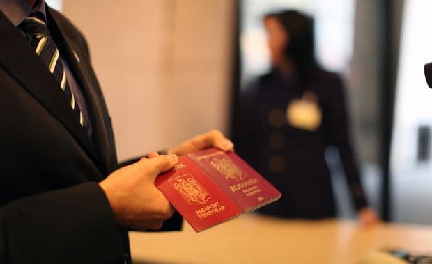 Reprezentanţii Serviciului de Paşapoarte fac apel ca botoşănenii să solicite din timp documentele