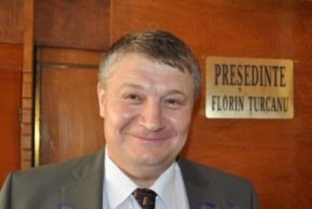 Florin Ţurcanu: Vreau mobilier nou pentru biroul meu și al vicepreședinților Consiliului Judeţean