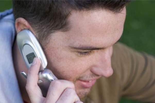 Atenţie cui scrieţi SMS, mail sau cu cine vorbiţi la telefon. Legea Big Brother a intrat în vigoare