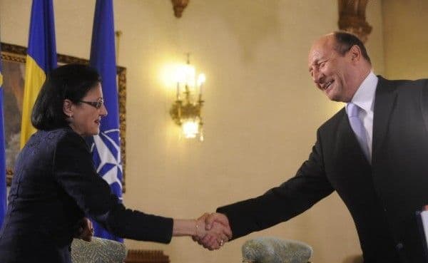 Preşedintele a semnat decretul de numire în funcţia de ministru a Ecaterinei Andronescu