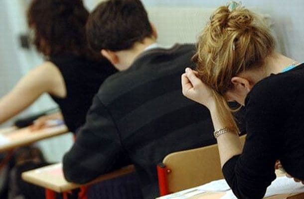 Bacalaureat 2012: Absolvenţii de liceu susţin astăzi proba obligatorie a profilului