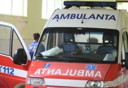 Tânără prinsă sub un mal de pământ la Ionășeni