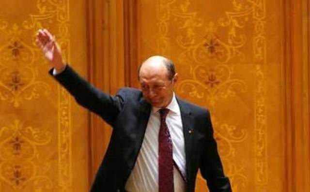 Băsescu: Abandonez mandatul dacă la referendum vin sub 50%, votul majoritar fiind împotriva mea