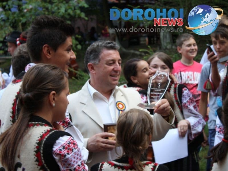 Încă un Mare Premiu câştigat de Ansamblul „Mugurelul” al Clubului Copiilor Dorohoi