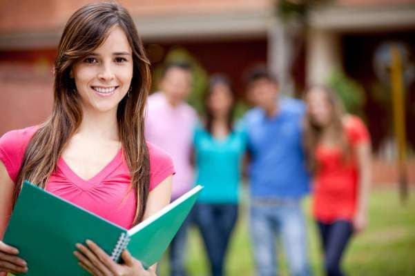 Concurența mare pe note mici la facultățile din Moldova