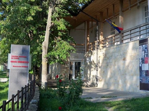 Copii din Broscăuţi şi Dimăcheni beneficiari ai „Taberei de recreaţie pentru elevii cu rezultate deosebite la învăţătură”