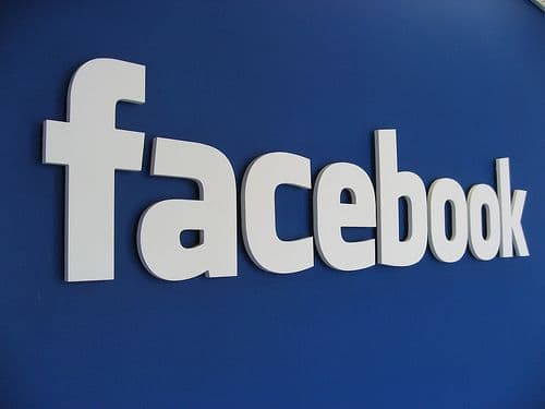Facebook a intrat în regres: Acţiunile companiei au scăzut cu 12%