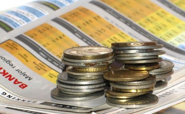 Fermierii pot lua credite pentru producţie de la 11 bănci