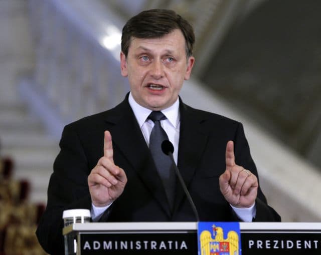 Ce a răspuns Antonescu întrebat dacă va demisiona în cazul în cazul în care referendumul se invalidează