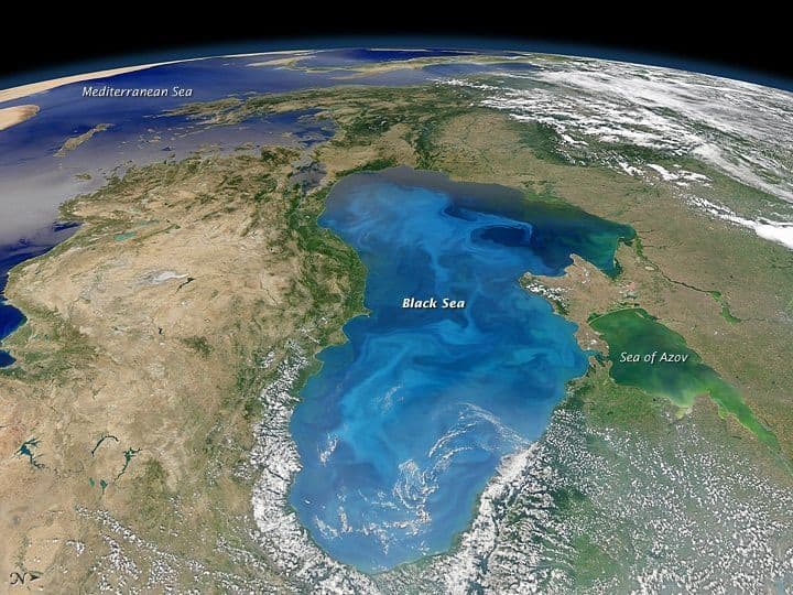 De ce Marea Neagră a devenit albastră