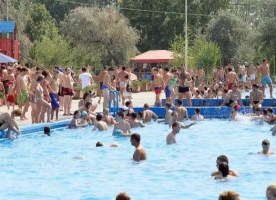 ATENȚIE: Vezi ce boli poţi contacta la piscină