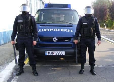 Dosare penale pentru trei tineri dorohoieni recalcitranți