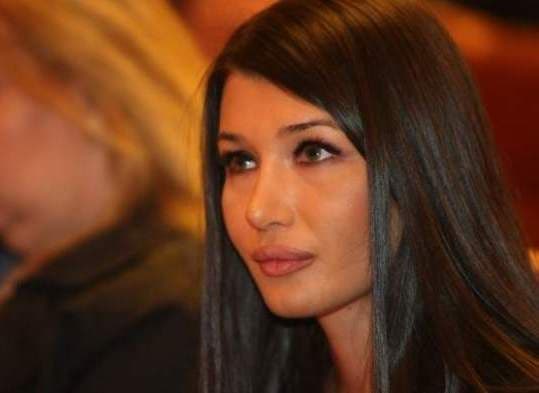 EBA s-a rugat la mănăstire pentru tăticu’