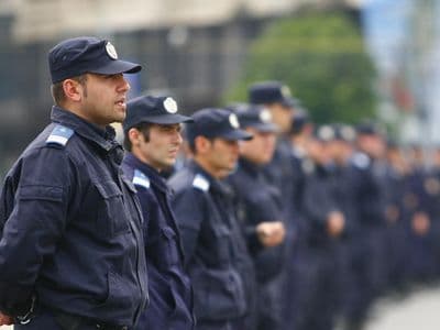 Zeci de jandarmi vor asigura ordinea publică la manifestările religioase, culturale şi sportive organizate în judeţ