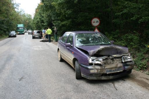 Accident cu două maşini şi o motocicletă la Baisa, provocat de un porc mistreţ