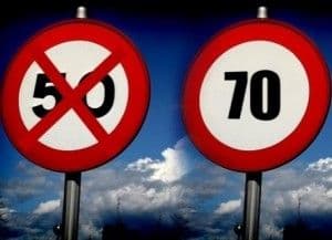 Veşti bune pentru şoferi. Viteza limită va fi mărită în mai multe zone ale ţării