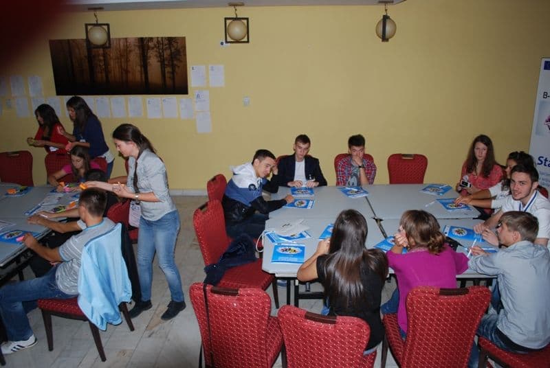 36 de tineri din trei ţări, reuniţi la Botoşani în cadrul proiectului „START- Sprijinirea Tinerilor pentru Acţiuni Responsabile în Ţările partenere”