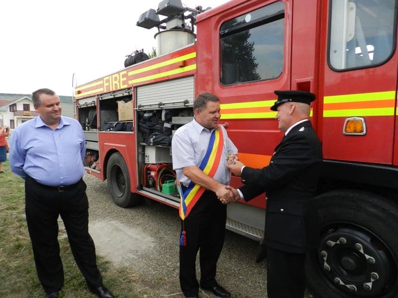 Autospecială donată de pompierii englezi pentru SVSU Lunca