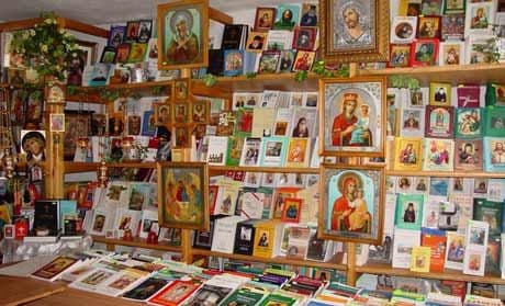 Poliția icoanelor: cum vrea Biserica să pună monopol pe cruciulițe într-o afacere de milioane
