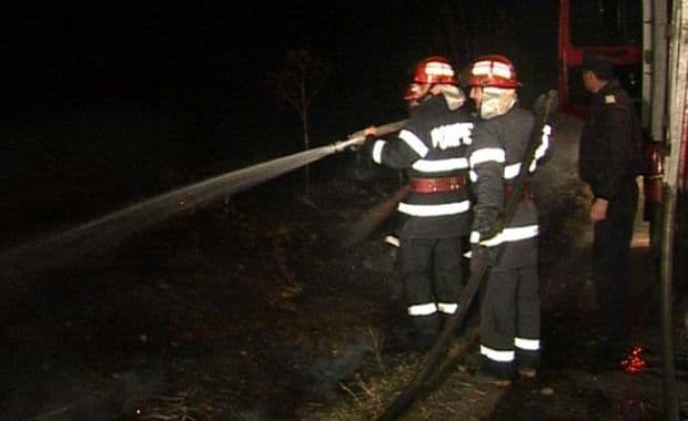20 de tone de furaje distruse într-un incendiu la Dângeni