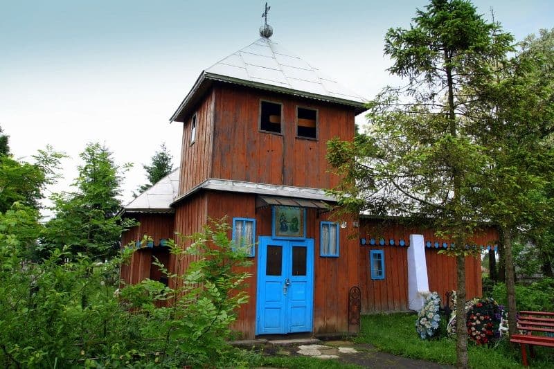 Biserică - monument istoric restaurată la Cândeşti de judecătoarea CCR, Aspazia Cojocaru