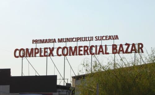 Bazarul Suceava luat la periat de mai multe echipe de control