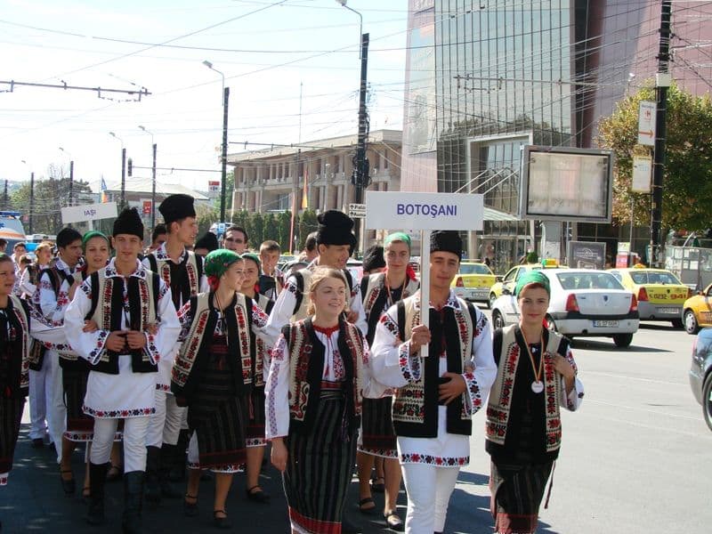Încă un mare premiu câștigat de Ansamblul „Mugurelul” și „Mărgineanca” la Festivalul „CĂTĂLINA” 