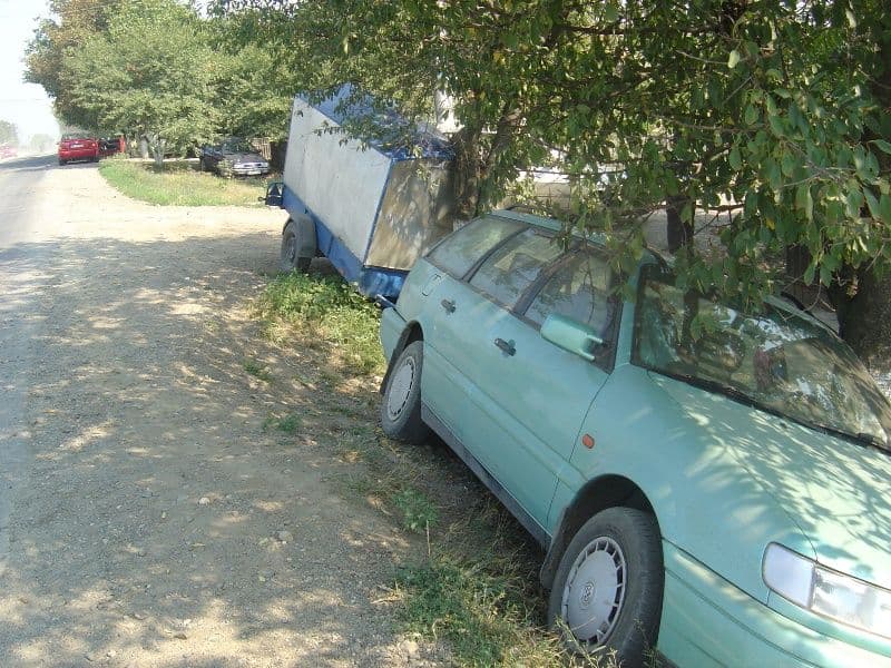 Mașină avariată din cauza gropilor din zona Dealu Mare - Dorohoi