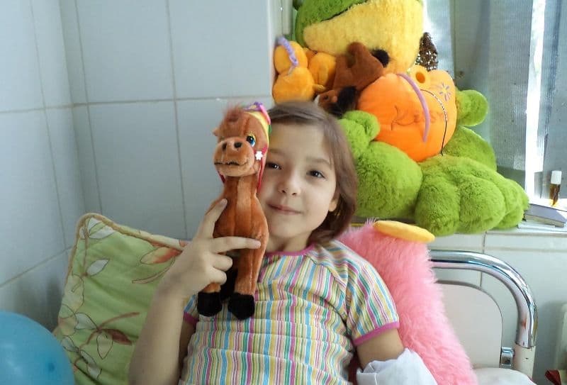 Un zbor frânt: Micuţa Alexandra Groza a încetat din viaţă. Dumnezeu să o odihnească în pace           