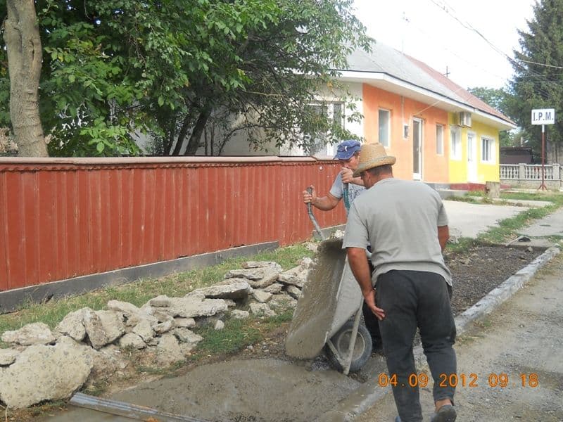 Întreținerea drumurilor comunale în Ibănești o prioritate pentru administrația locală