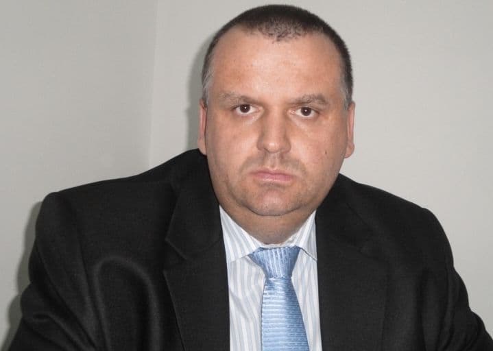 Adrian Constantinescu: „Luaţi măsuri împotriva acelor cadre didactice care îi obligă pe elevi să facă meditaţii contra cost”