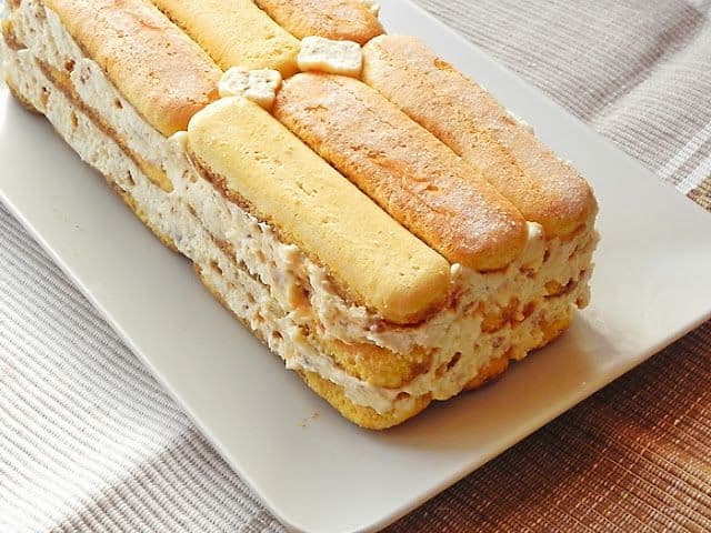 Tiramisu cu nuci caramelizate