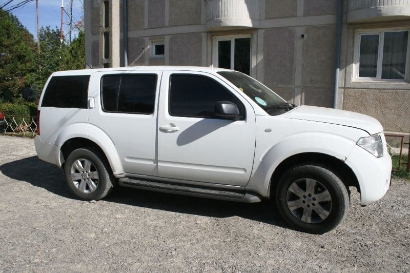 Nissan Pathfinder furat din Spania, descoperit la Botoşani