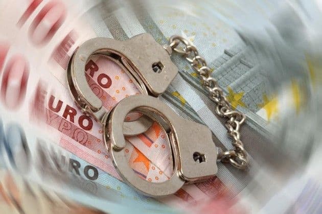 Turnătorul fiscal: ANAF te recompensează dacă îţi pârăşti vecini rău platnici sau evazionişti