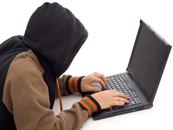 Atenție! În calculatoarele noi au fost instalați viruși informatici